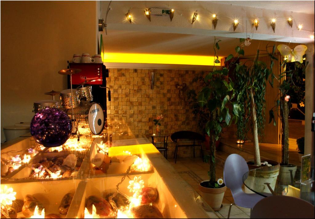 Hotel Kostis Skiathos Town Bagian luar foto