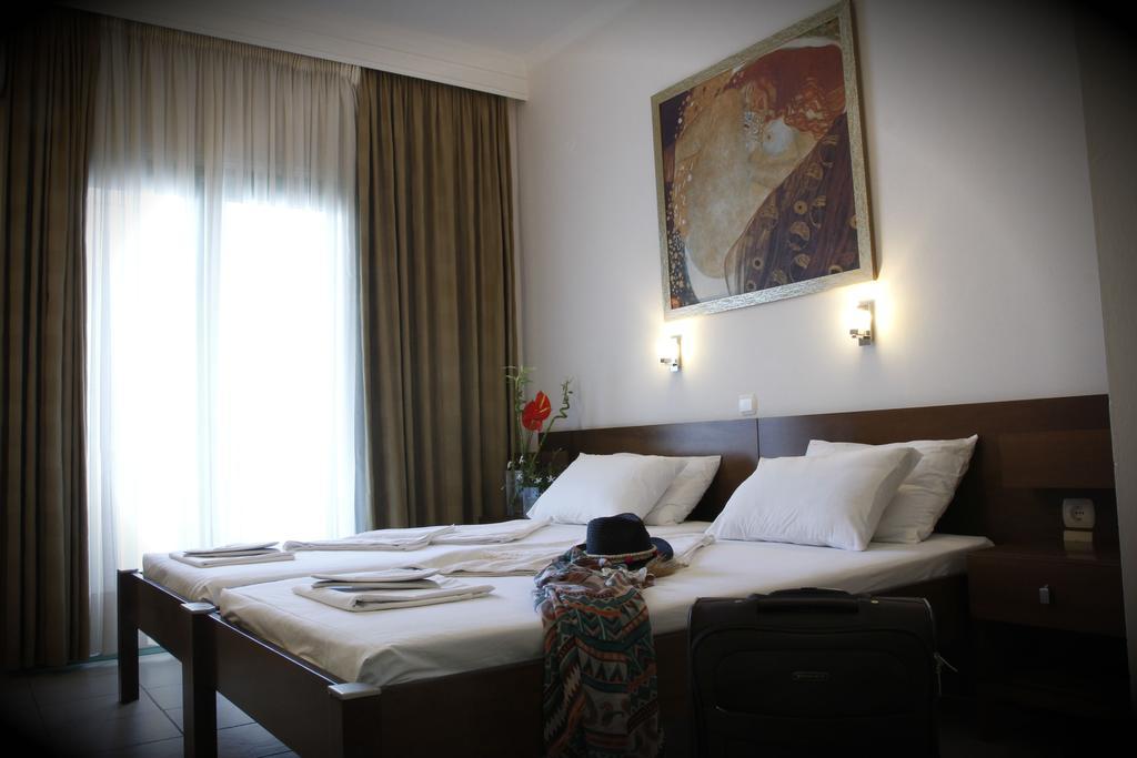 Hotel Kostis Skiathos Town Bagian luar foto
