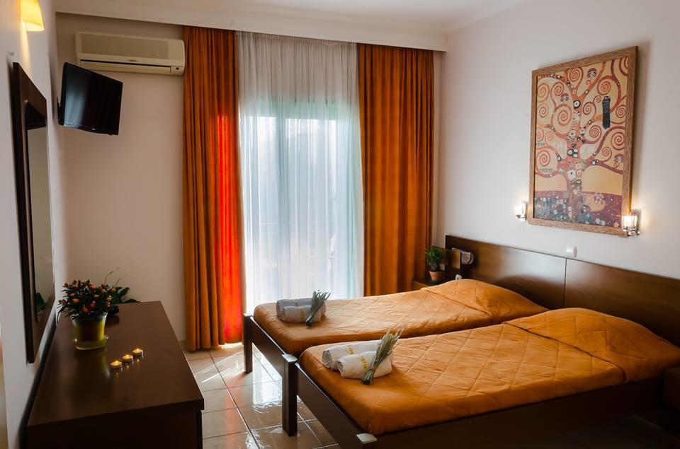 Hotel Kostis Skiathos Town Bagian luar foto