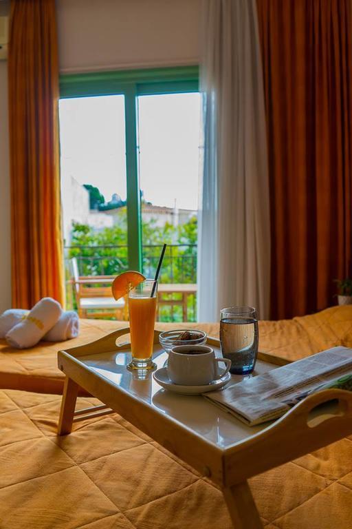 Hotel Kostis Skiathos Town Bagian luar foto