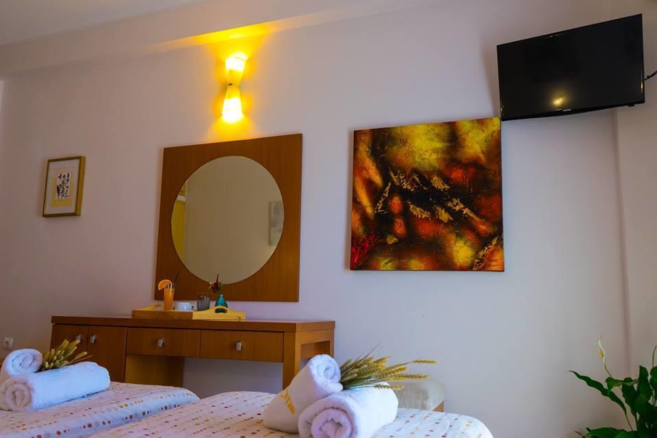 Hotel Kostis Skiathos Town Bagian luar foto